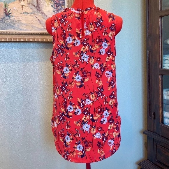 Abercrombie & Fitch sleeveless red floral top in size Medium - Picture 2 of 8